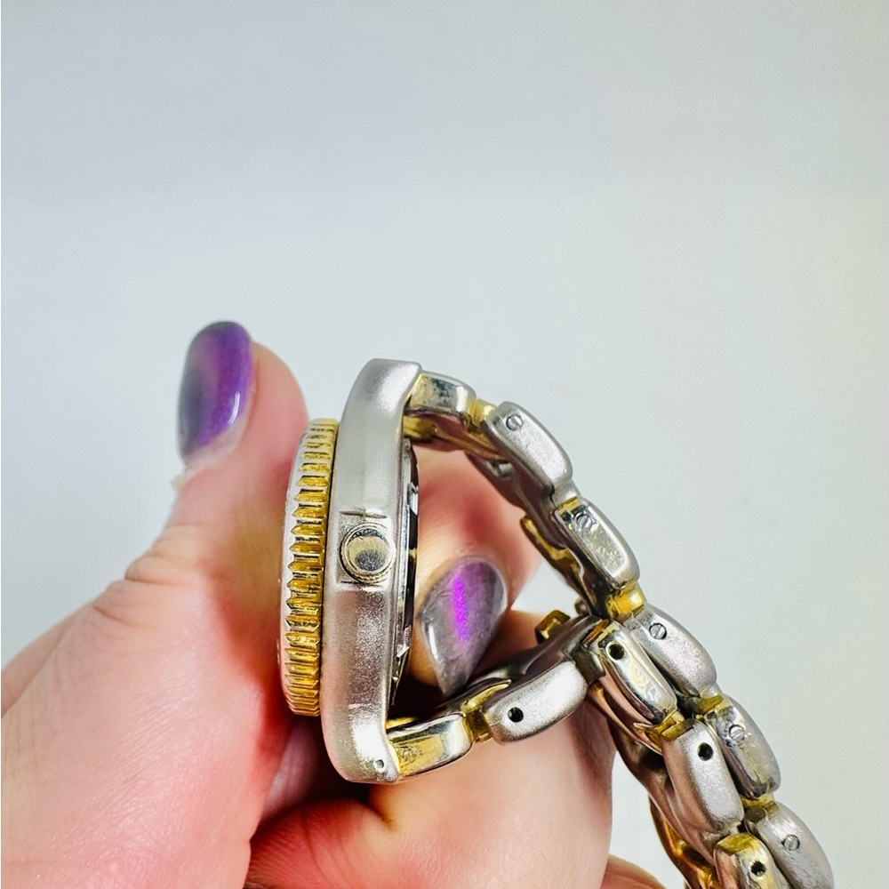 Tag Heuer Professional 26mm
White Dial Quartz Ladies
Watch WG1422-0 - Picture 4 of 8